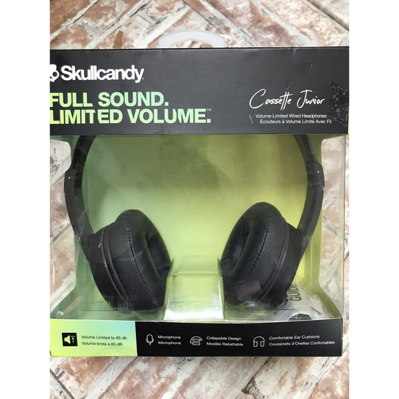 Skullcandy Cassette Junior w/Microphone, Collapsible Design, Ear Cushions NEW - Picture 2 of 6